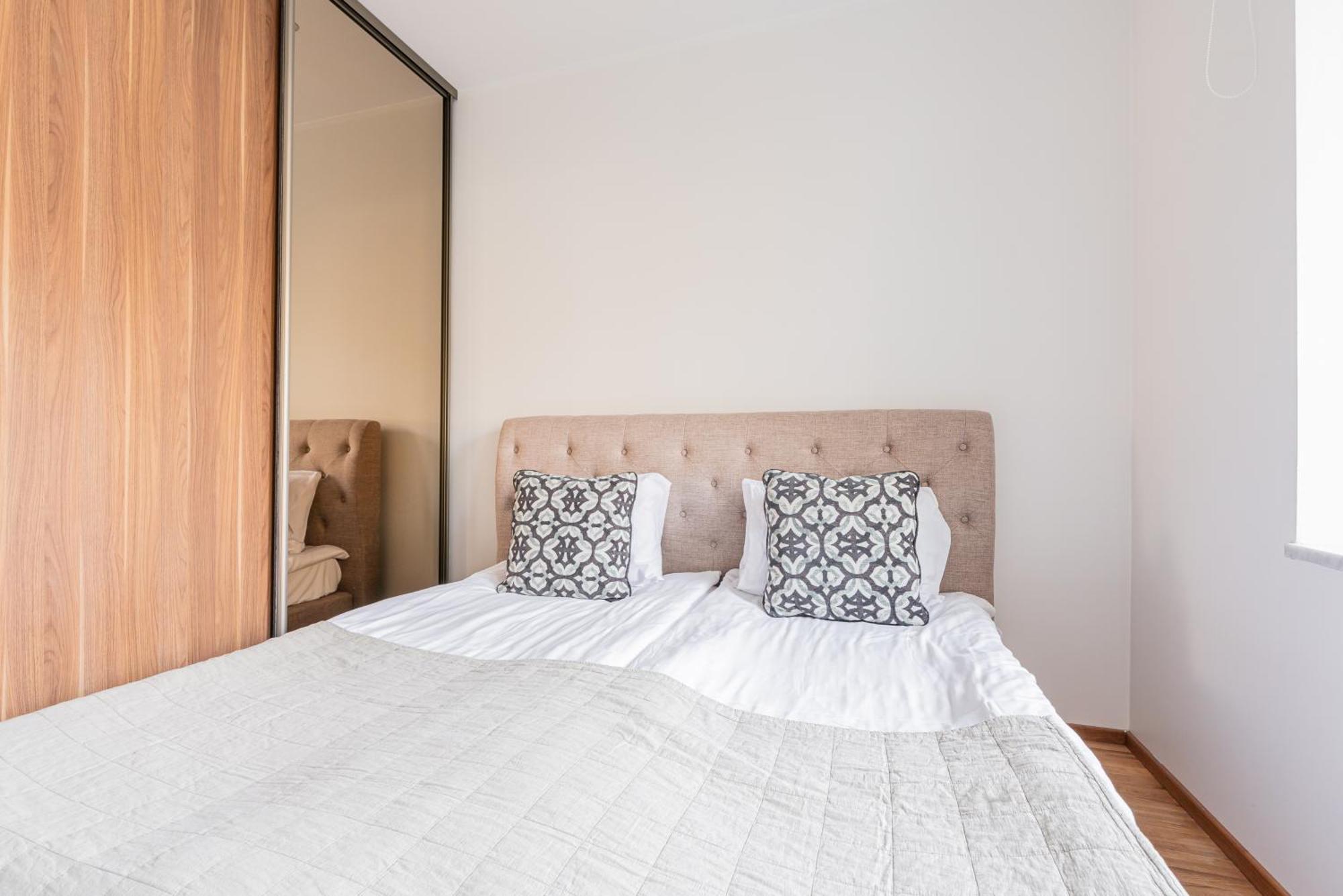 Yoga Residence Apartments Талин Екстериор снимка