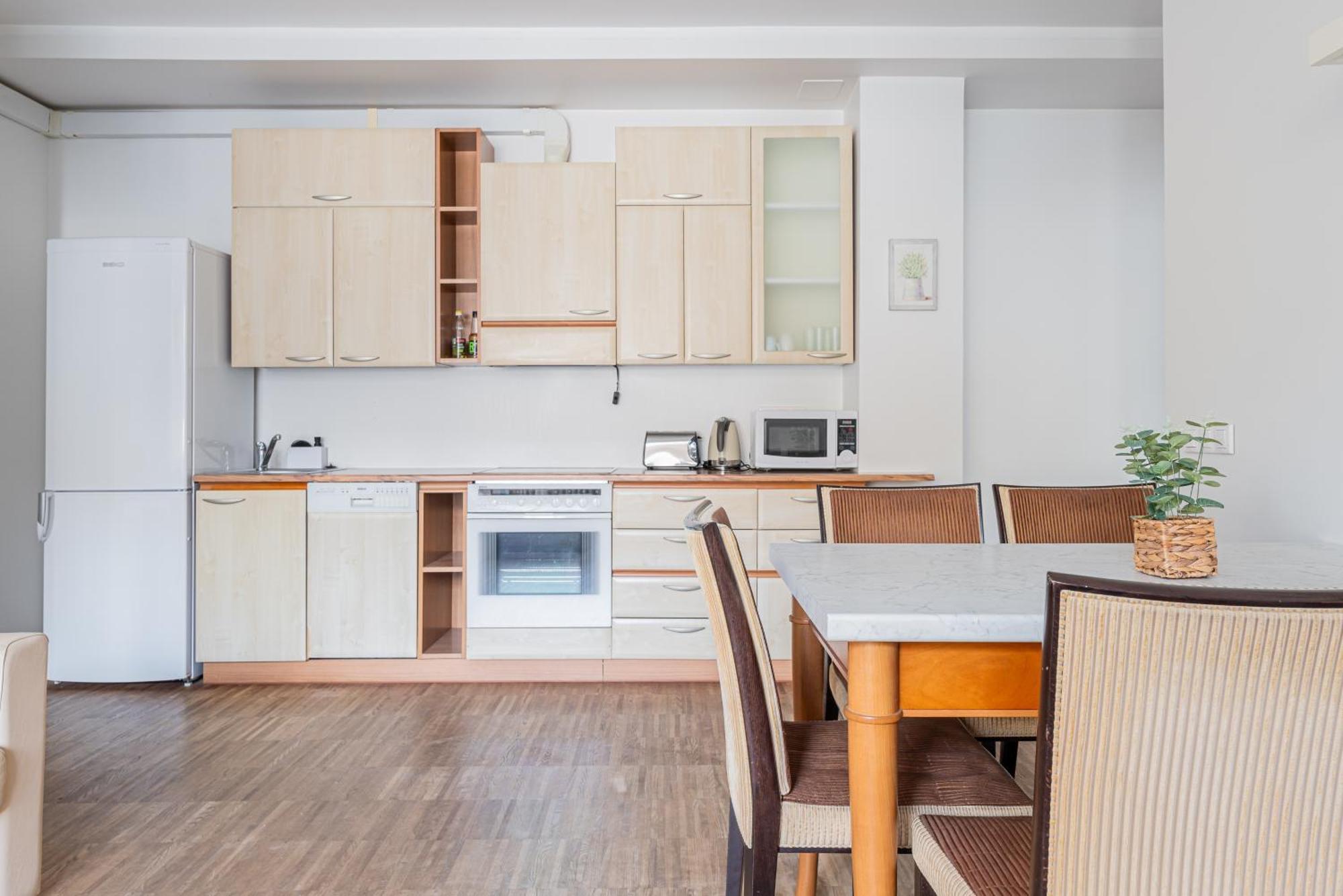 Yoga Residence Apartments Талин Екстериор снимка