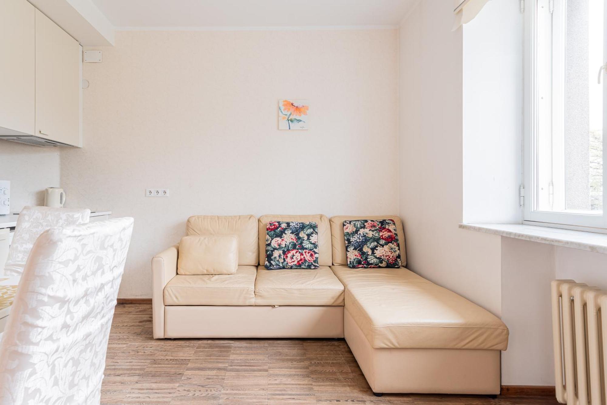 Yoga Residence Apartments Талин Екстериор снимка