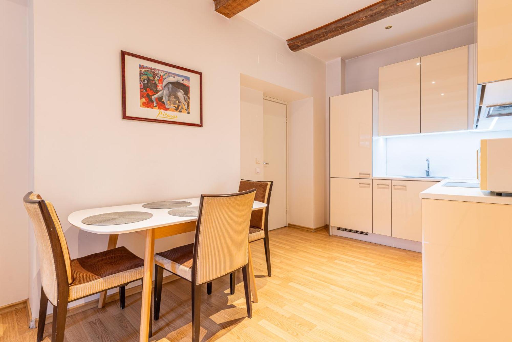 Yoga Residence Apartments Талин Екстериор снимка