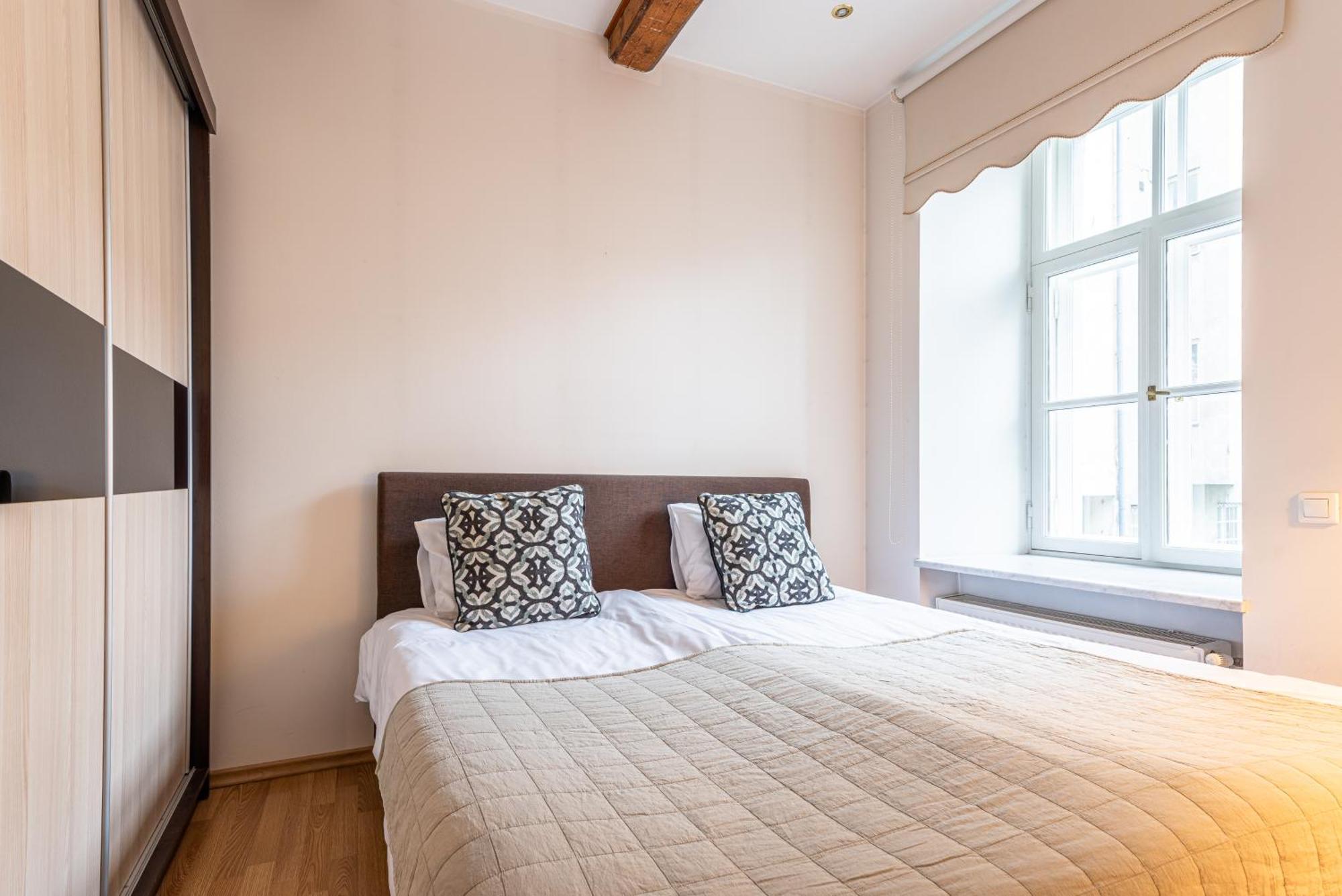 Yoga Residence Apartments Талин Екстериор снимка