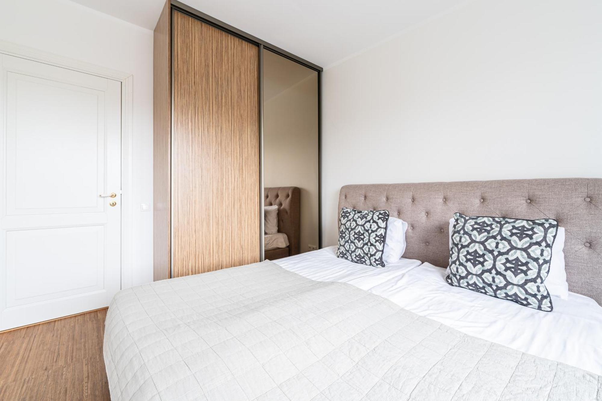 Yoga Residence Apartments Талин Екстериор снимка