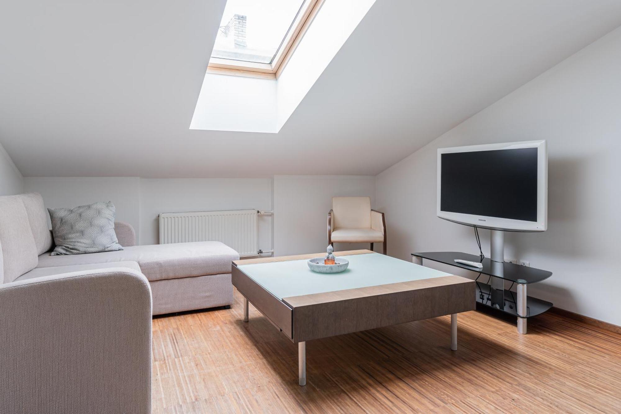 Yoga Residence Apartments Талин Екстериор снимка