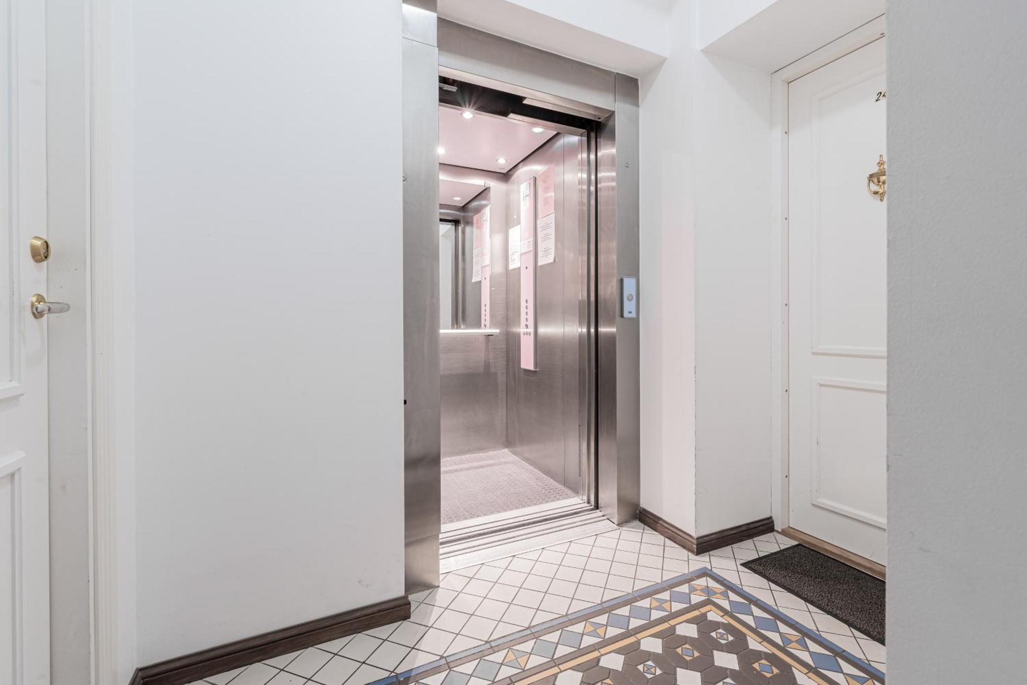 Yoga Residence Apartments Талин Екстериор снимка