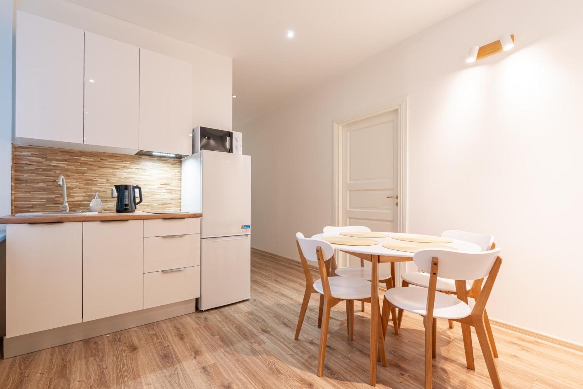Yoga Residence Apartments Талин Екстериор снимка