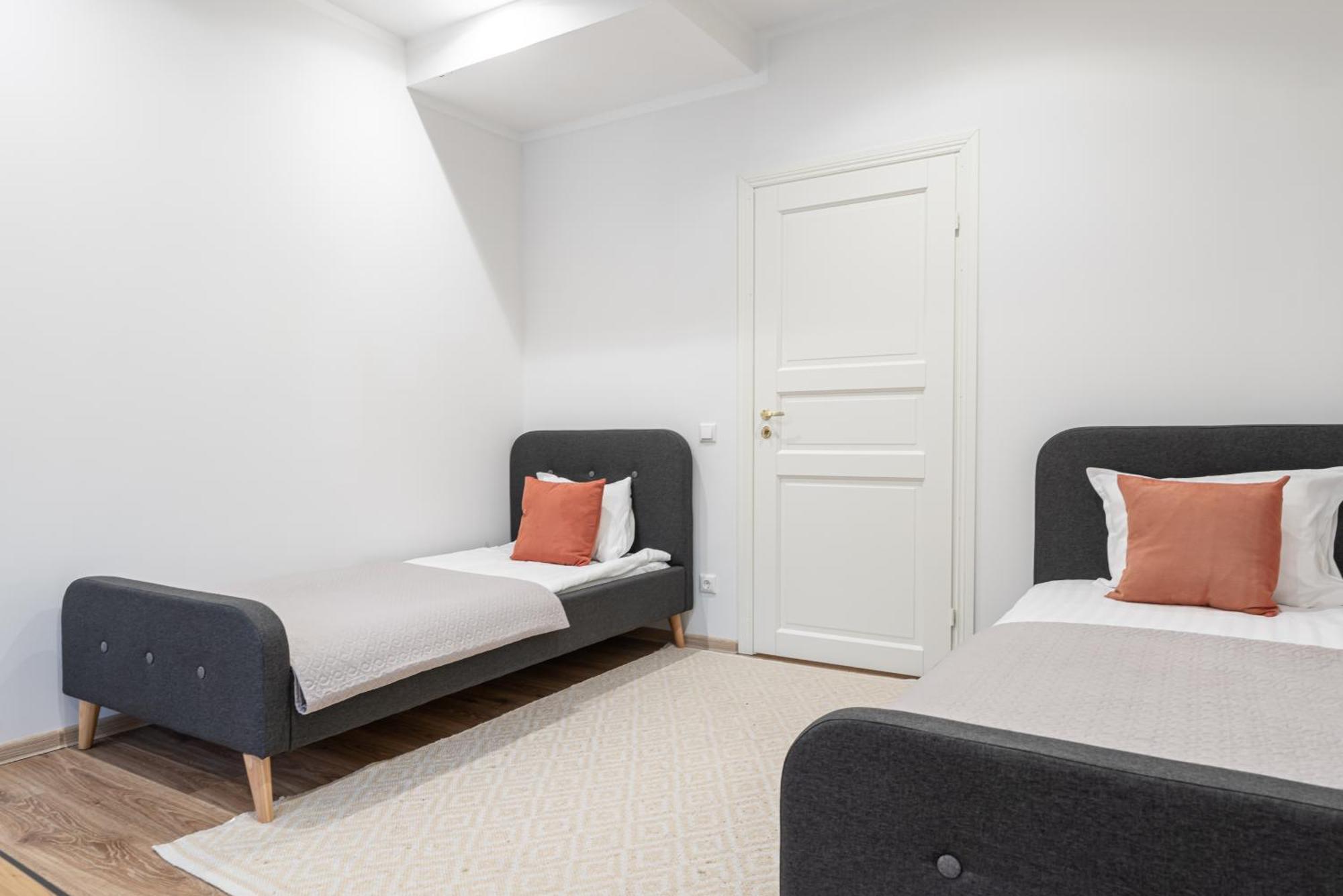 Yoga Residence Apartments Талин Екстериор снимка